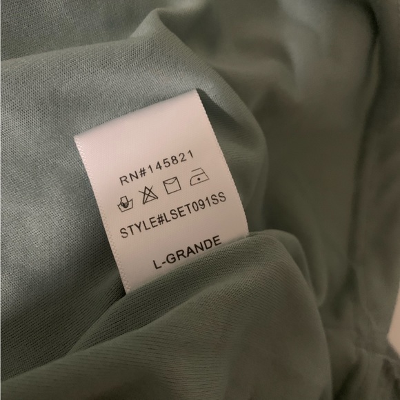 Shop tiered skirt, sage‎ green, cotton, fully lined, L, hits above knee.. - Picture 7 of 8